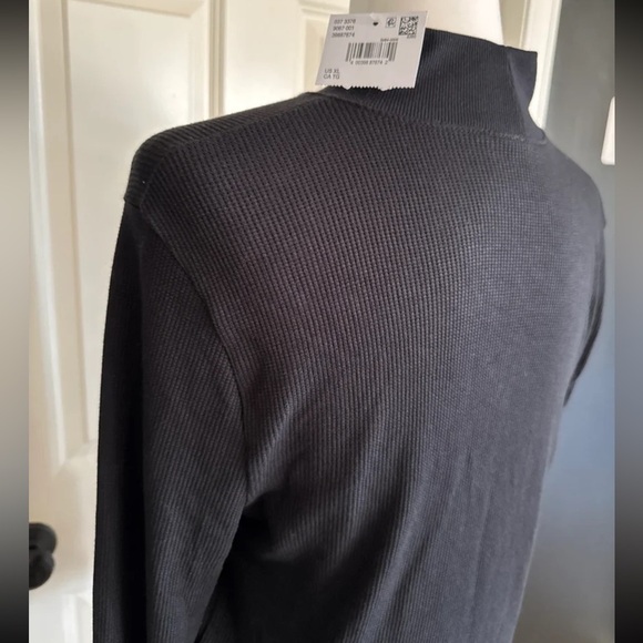 NWT American Eagle Thermal Waffle Weave Black Mock Neck Long Sleeve Top
Size XL - Picture 5 of 12